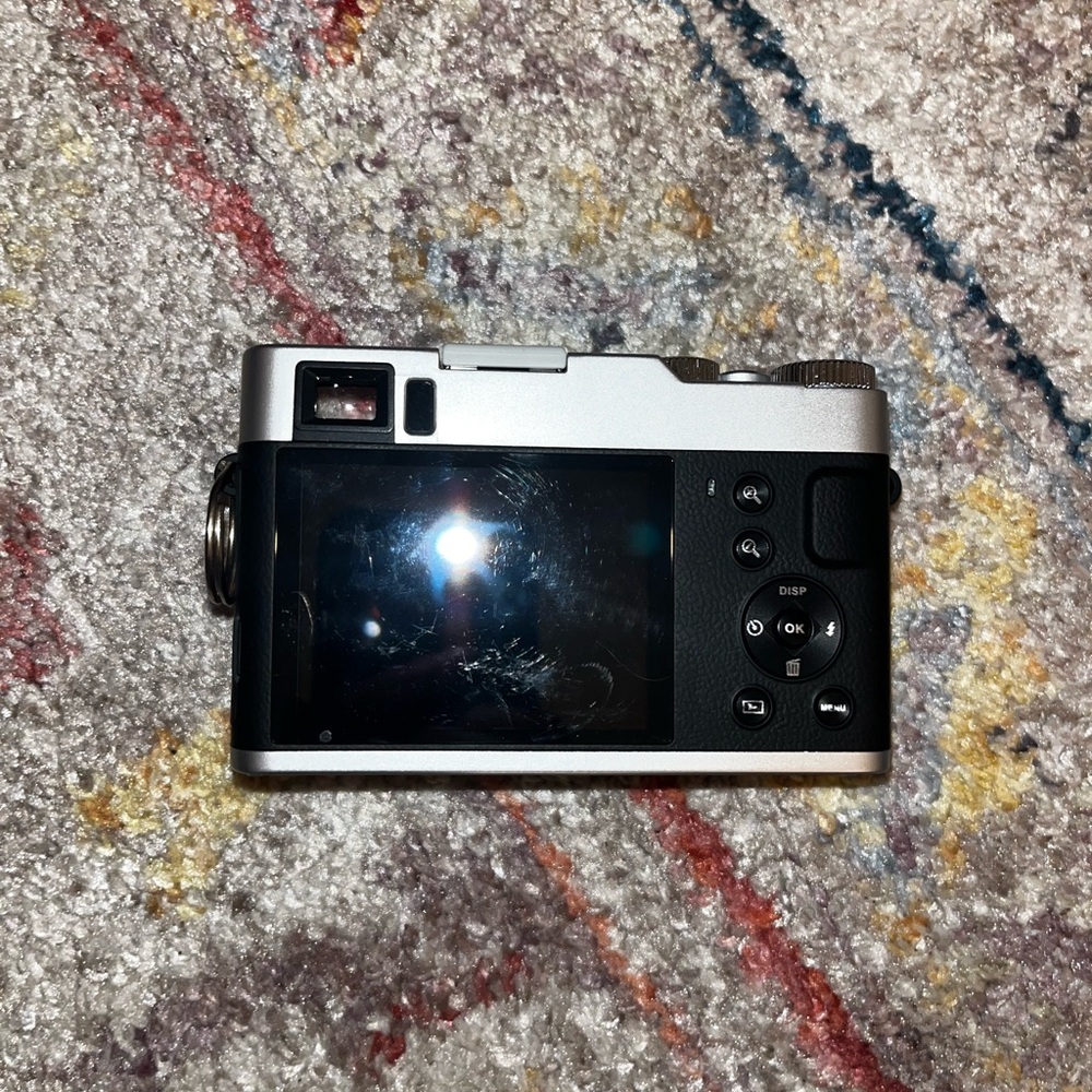 Digital camera - Picture 3 of 6